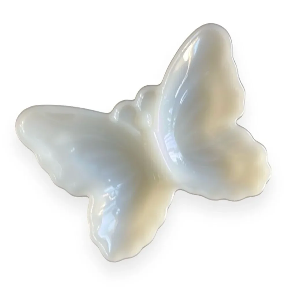 AVON White Milk Glass‎ Butterfly Vanity Trinket Ring Soap Dish 6
